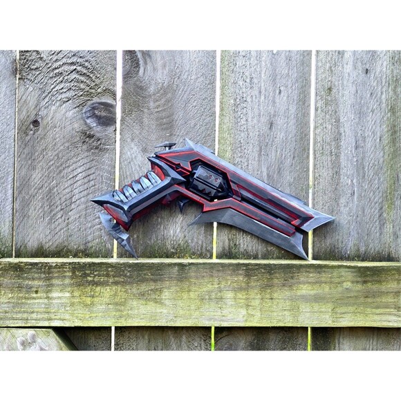 Hand Painted Valorant Kuronami Sheriff - Custom Handmade Gaming Cosplay Prop - Picture 5 of 8